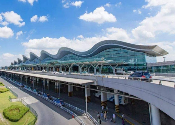 PC板杭州機場(chǎng)雨棚工程案例