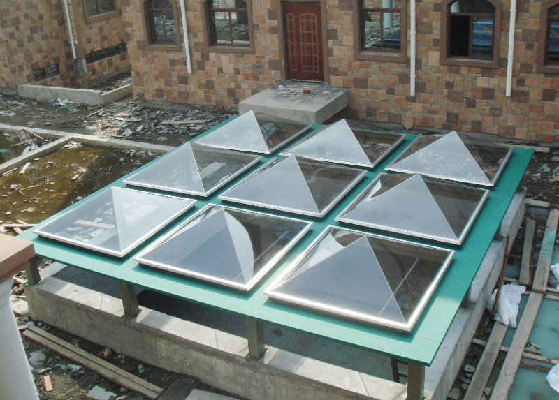 華能漯河電廠(chǎng)汽機房屋頂采光罩工程案例